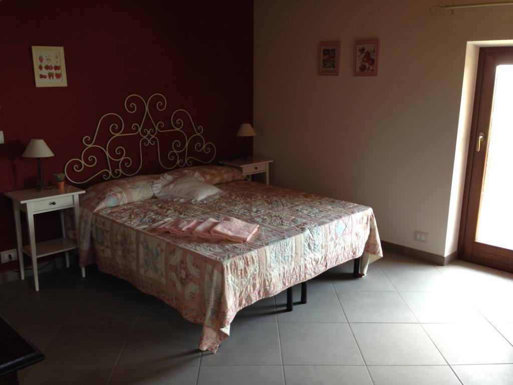 Agriturismo Fruttirossi Trofarello Zimmer foto